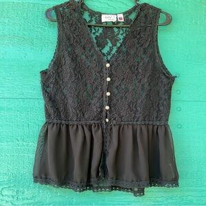 JODY CALIFORNIA VINTAGE Y2K LACE PEPLUM SLEEVELESS BUTTON FRONT TOP SIZE MEDIUM